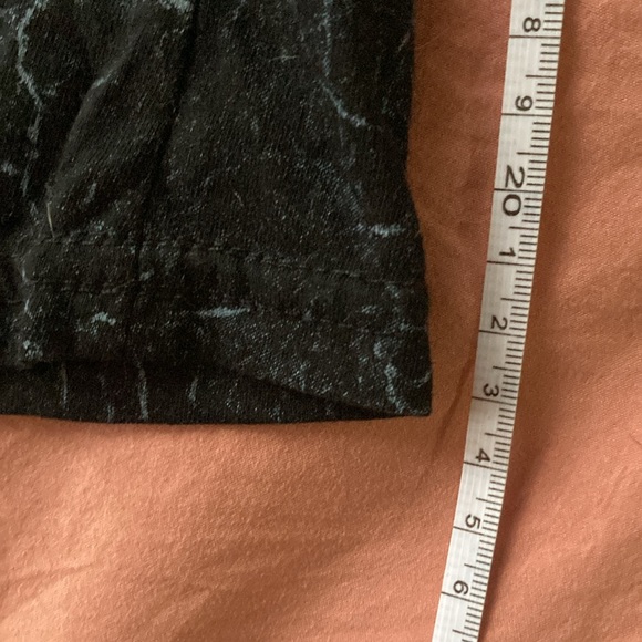 CROPPED T-SHIRT

SKATING SKELETONS - Picture 6 of 6